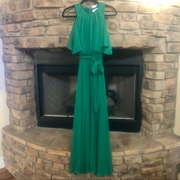 Calvin Klein Dresses & Skirts - NWT Calvin Klein emerald green cold shoulder dress. Waist is elastic 4P